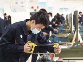 钳工是做什么工作的?一个月能赚多少钱?